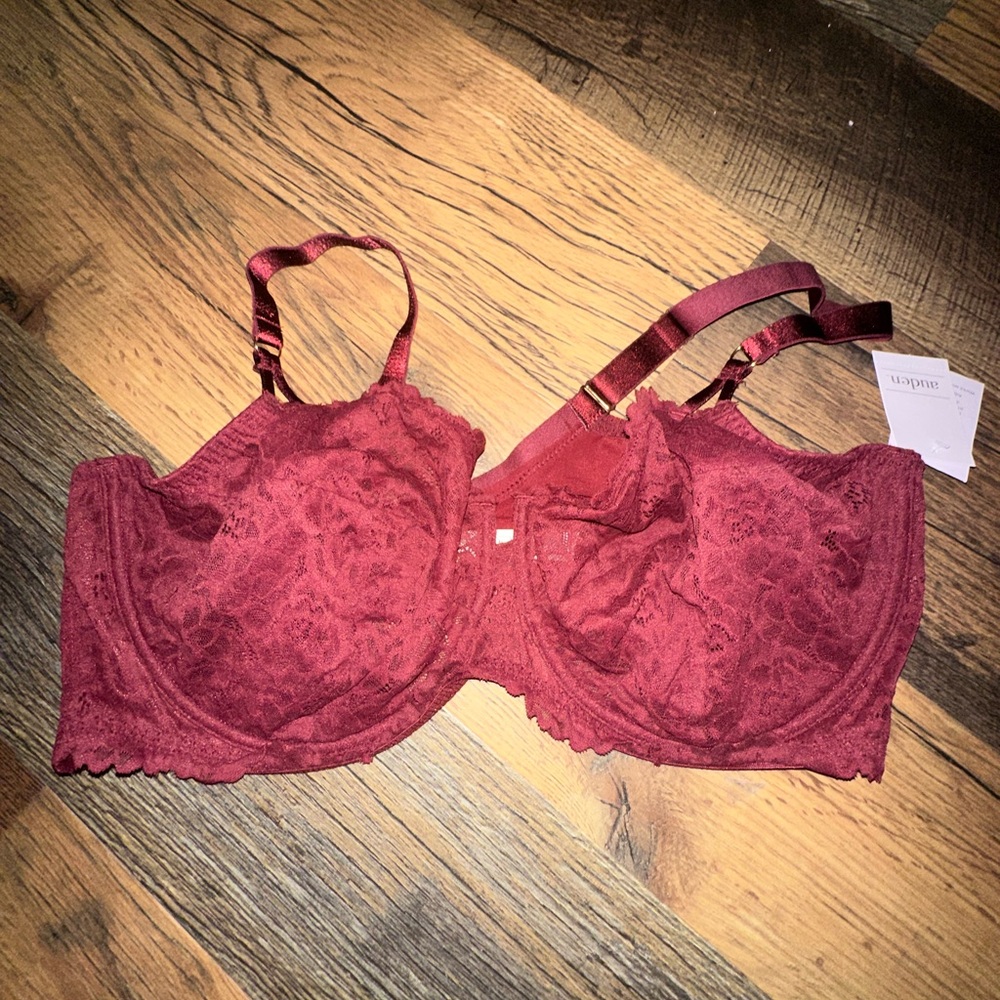 Elegant Lace Burgundy Bra